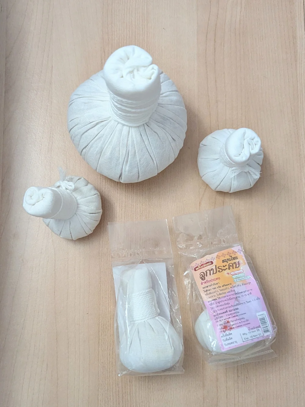 Thai Herbal Compress Ball Set, 5 Pieces, 2 Sizes